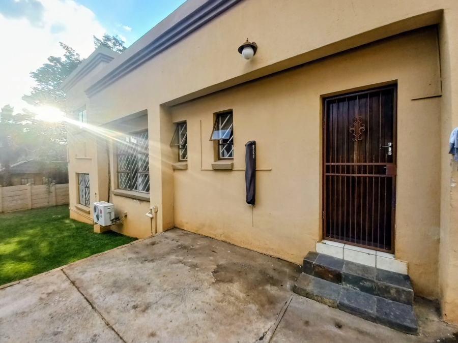 To Let 4 Bedroom Property for Rent in Cashan North West